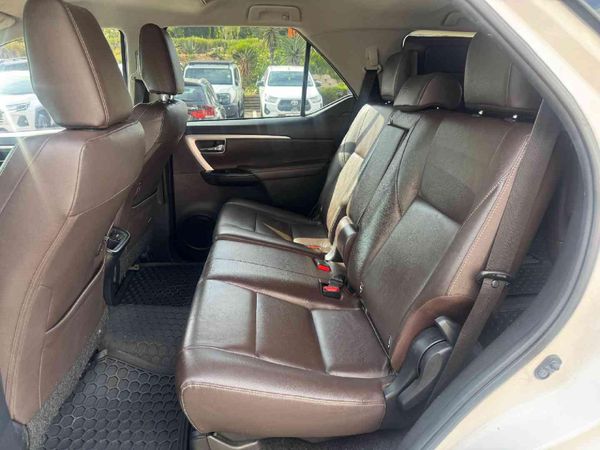 2020-Toyota-Fortuner-24-GD-6-4x4-Auto image:17