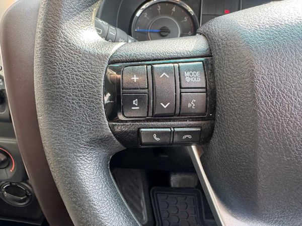 2020-Toyota-Fortuner-24-GD-6-4x4-Auto image:8
