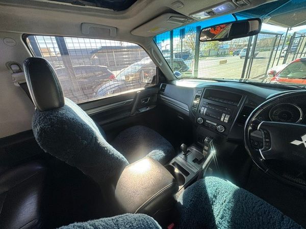2007-Mitsubishi-Pajero-32-Di-Dc-GLS-SWB-Auto image:6