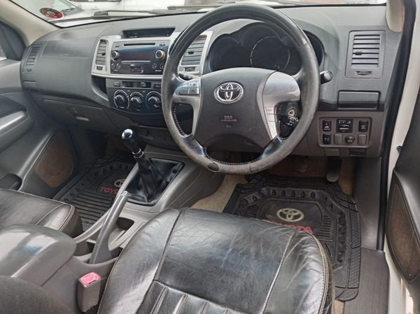 2015-Toyota-Hilux-30-D-4D-Legend-45-Raised-Body-Single-Cab image:9