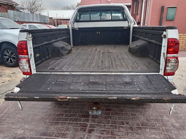 2015-Toyota-Hilux-30-D-4D-Legend-45-Raised-Body-Single-Cab image:10