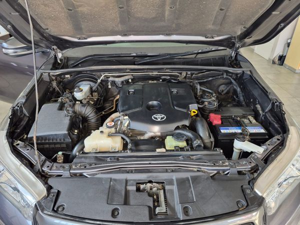 2019-Toyota-Hilux-24-GD-6-Raised-Body-SRX-Auto-Extended-Cab image:9