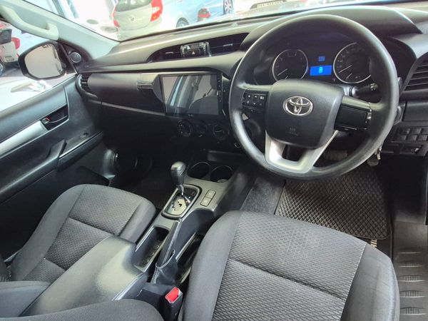 2019-Toyota-Hilux-24-GD-6-Raised-Body-SRX-Auto-Extended-Cab image:4