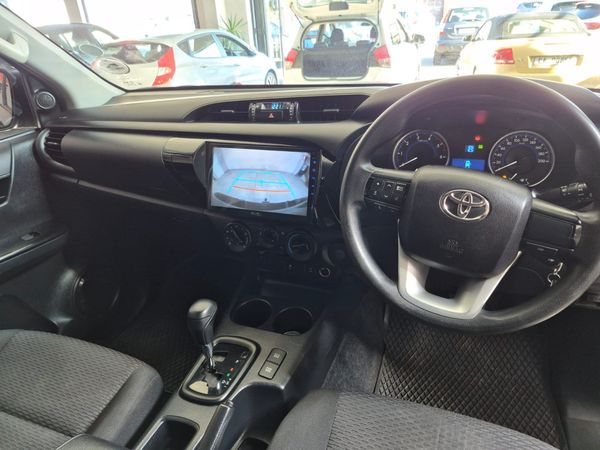 2019-Toyota-Hilux-24-GD-6-Raised-Body-SRX-Auto-Extended-Cab image:7