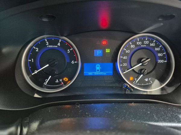2019-Toyota-Hilux-24-GD-6-Raised-Body-SRX-Auto-Extended-Cab image:8