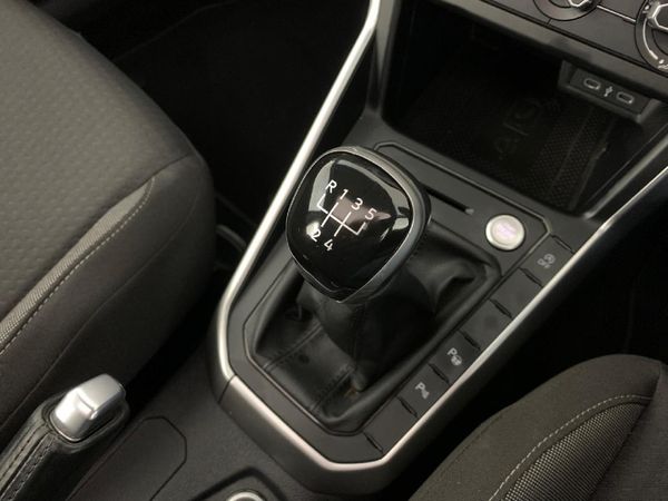 2024-Volkswagen-Polo-10-TSI-Life image:10