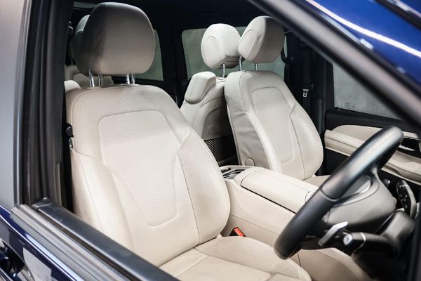 2022-Mercedes-Benz-V-Class-V-300d-Exclusive image:15