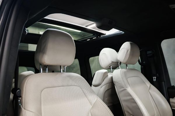 2022-Mercedes-Benz-V-Class-V-300d-Exclusive image:16