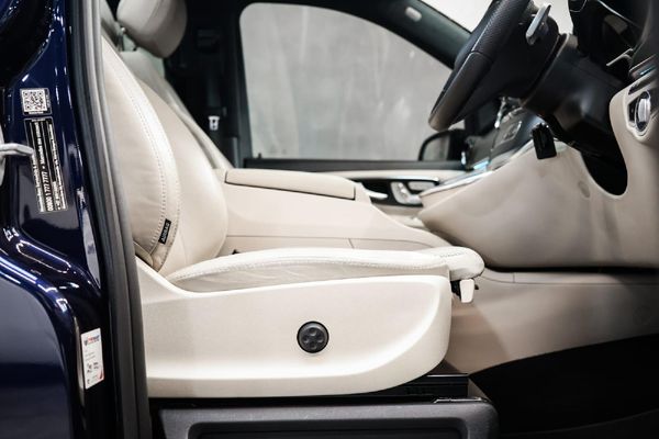2022-Mercedes-Benz-V-Class-V-300d-Exclusive image:19