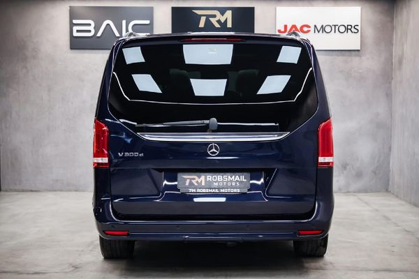 2022-Mercedes-Benz-V-Class-V-300d-Exclusive image:3