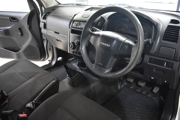 2021-Isuzu-D-Max-250C-Single-Cab image:9