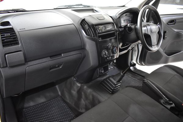 2021-Isuzu-D-Max-250C-Single-Cab image:11