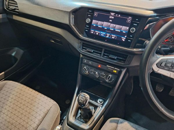 2022-Volkswagen-T-Cross-10-TSI-Comfortline image:11