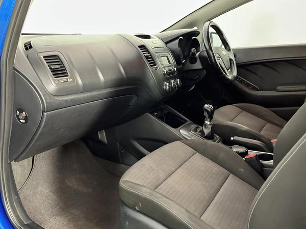 2016-Kia-Cerato-16-EX-5-dr image:8