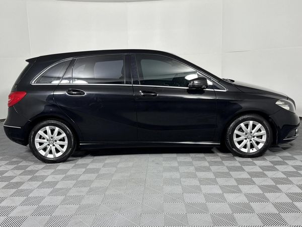 2013-Mercedes-Benz-B-Class-B-180-CDI-BE-Auto image:17