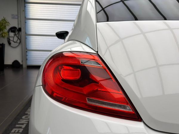 2013-Volkswagen-Beetle-12-TSI-Design image:11