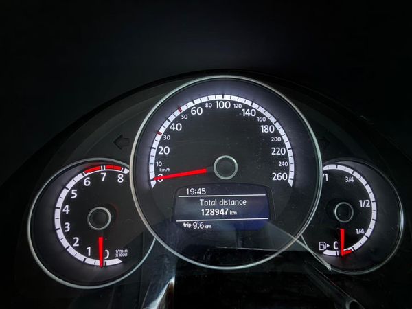 2013-Volkswagen-Beetle-12-TSI-Design image:25