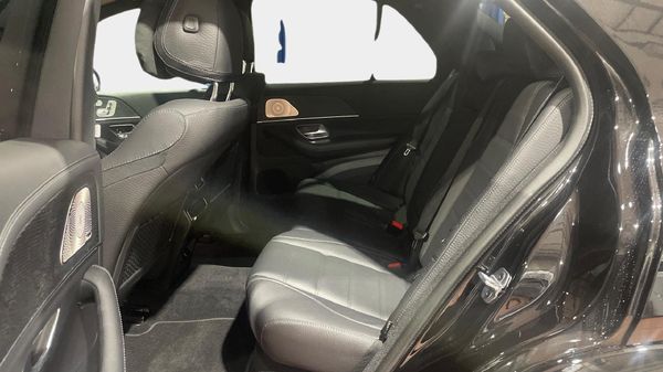 2026-Mercedes-Benz-GLE-450d-4Matic image:15