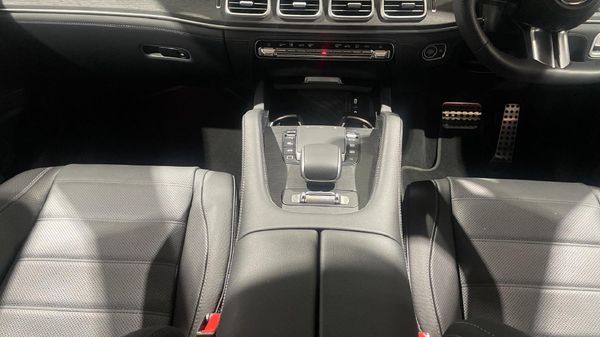2026-Mercedes-Benz-GLE-450d-4Matic image:16