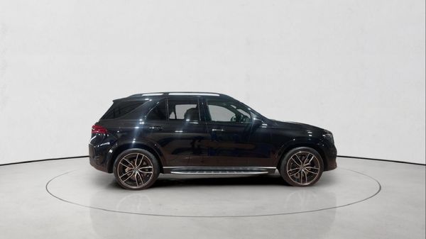 2026-Mercedes-Benz-GLE-450d-4Matic image:4