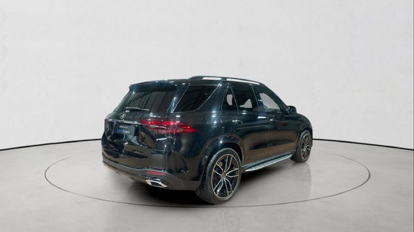 2026-Mercedes-Benz-GLE-450d-4Matic image:6