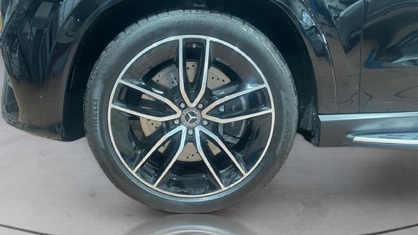 2026-Mercedes-Benz-GLE-450d-4Matic image:8