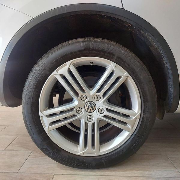 2016-Volkswagen-Touareg-GP-30-V6-TDI-Luxury-Auto image:6