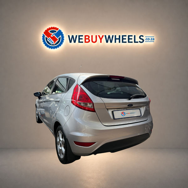 2010-Ford-Fiesta-14i-Trend-5-dr image:3