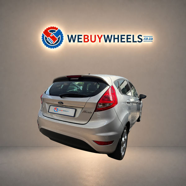 2010-Ford-Fiesta-14i-Trend-5-dr image:5