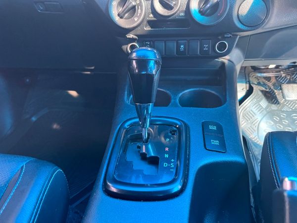 2020-Toyota-Hilux-LEGEND-50 image:8