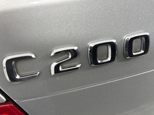 2010-Mercedes-Benz-C-Class-C-200-CGI-BE-Avantgarde-Auto image:11