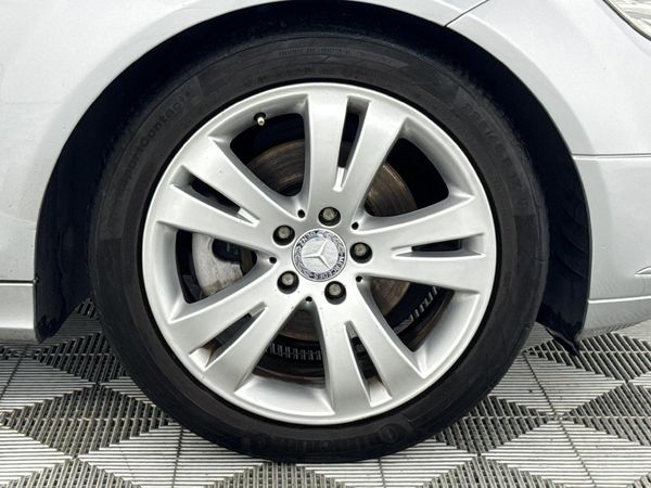 2010-Mercedes-Benz-C-Class-C-200-CGI-BE-Avantgarde-Auto image:5