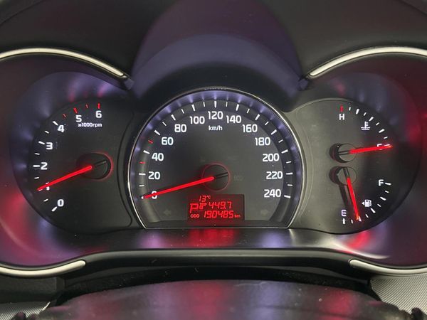 2014-Kia-Sorento-22-Auto image:2