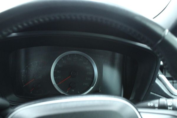 2024-Toyota-Corolla-Cross-18-XS image:9
