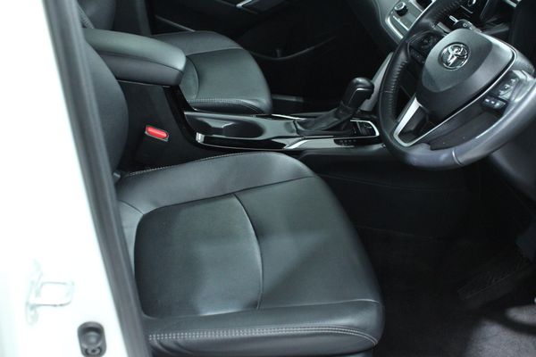 2024-Toyota-Corolla-Cross-18-XS image:11