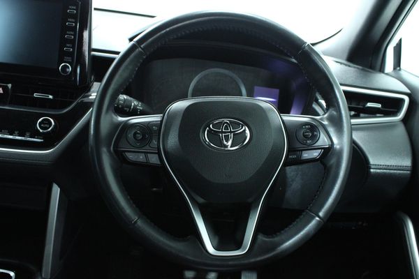 2024-Toyota-Corolla-Cross-18-XS image:12