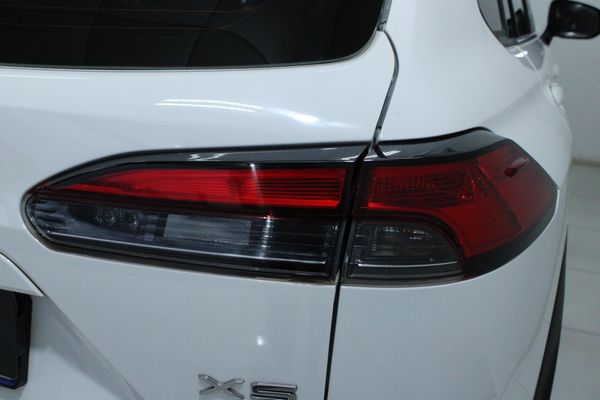 2024-Toyota-Corolla-Cross-18-XS image:14