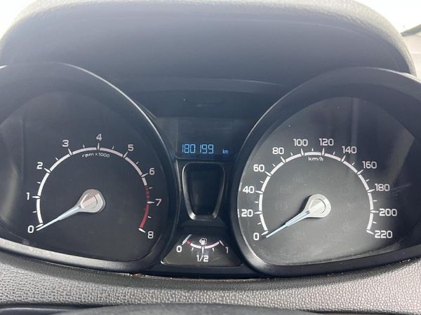 2014-Ford-EcoSport-15-TiVCT-Ambiente image:9