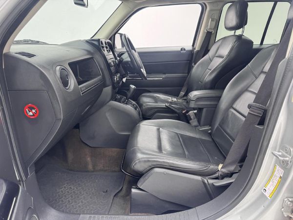 2013-Jeep-Patriot-24-Limited-Auto image:6