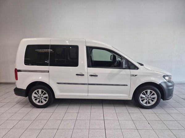 2019-Volkswagen-Caddy-4-CrewBus-16i-7-seat image:16