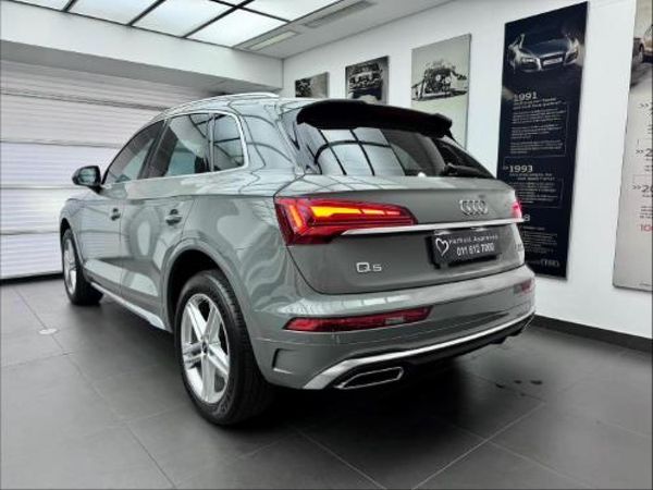 2022-Audi-Q5-40-TDI-quattro-S-Line-Auto image:4