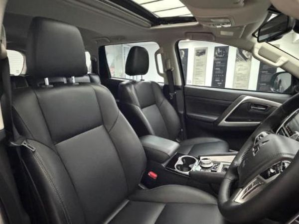 2025-Mitsubishi-Pajero-Sport-24D-4x4-Exceed-Auto image:9