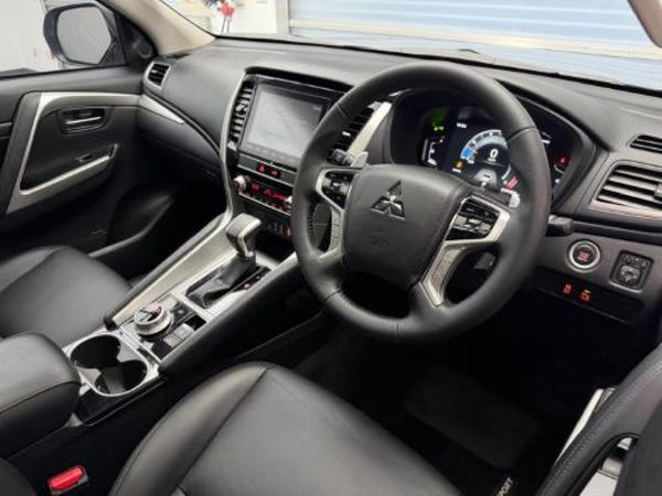2025-Mitsubishi-Pajero-Sport-24D-4x4-Exceed-Auto image:6