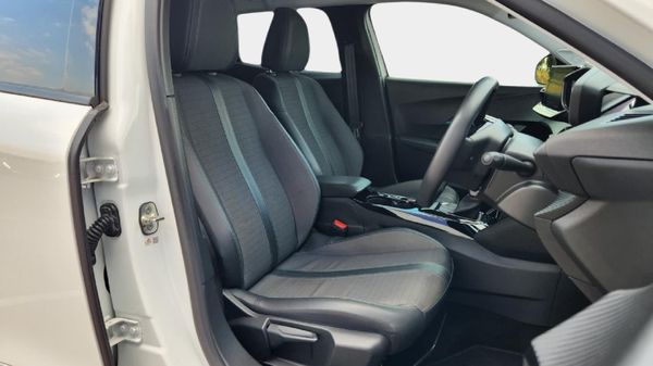 2023-Peugeot-2008-12T-Allure-Auto image:12