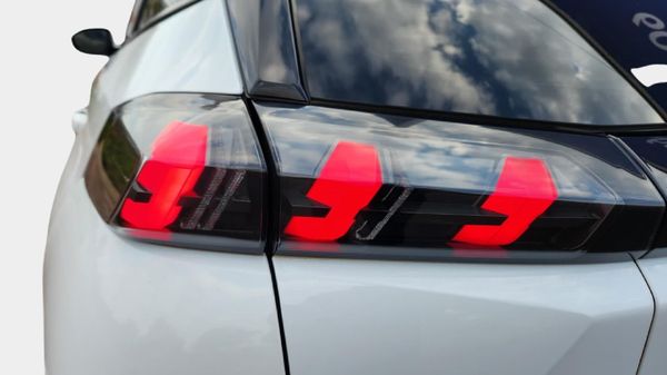 2023-Peugeot-2008-12T-Allure-Auto image:17