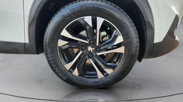 2023-Peugeot-2008-12T-Allure-Auto image:3