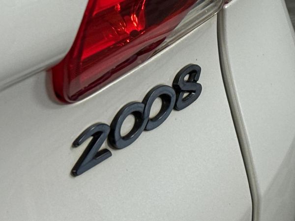 2016-Peugeot-2008-16-VTi-Allure image:9