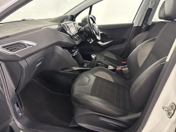 2016-Peugeot-2008-16-VTi-Allure image:7