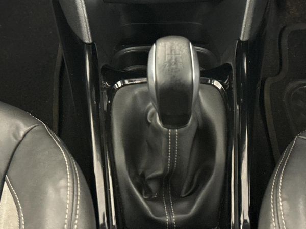 2016-Peugeot-2008-16-VTi-Allure image:8