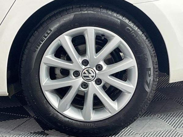 2013-Volkswagen-Jetta-VI-14-TSI-Comfortline-Auto image:6